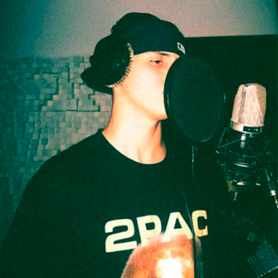 posteo de instagram de james rosello cantando